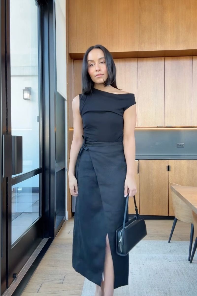 Discover the chicest black linen skirt outfit ideas for every season, from effortless casual looks to elevated minimalist styling. This guide includes elegant black linen maxi skirts, mini skirts, striped shirts, white tanks, denim layers, sandals, woven bags, and timeless outfit inspiration perfect for vacations, brunch, city days, and everyday wear. Black Linen Skirt With Boots, Black Linen Skirt With Slit, Black Linen Skirt With Top, Black Linen Skirt With Belt, Black Linen Skirt With Pockets, Black Linen Skirt With Buttons, Outfit With Long Black Linen Skirt, Outfits With Black Linen Skirt, What To Wear With Black Linen Maxi Skirt, Outfit With Short Black Linen Skirt, Black Linen Skirt Winter Outfit, Winter, Fall, Spring, Black Linen Skirt Work, Black Linen Skirt White Top, Work
