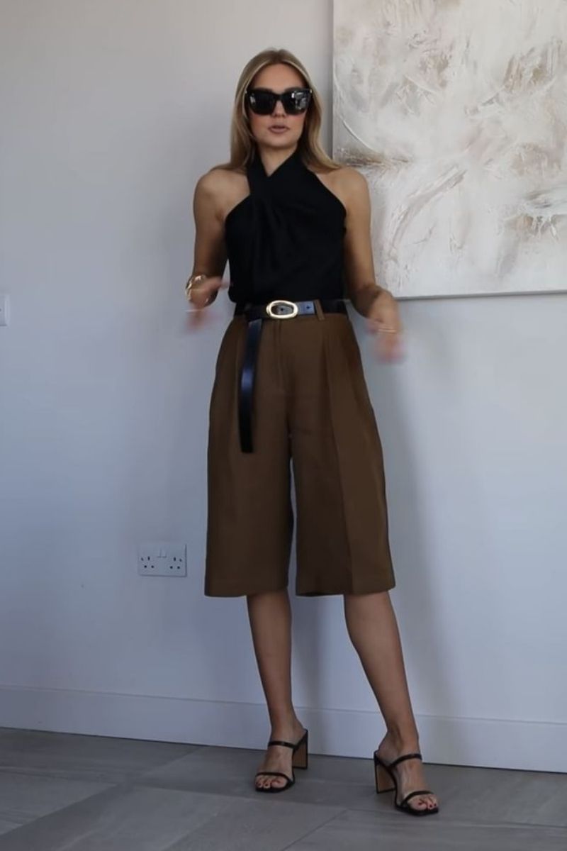 Discover chic and effortless ways to style brown Bermuda shorts with these elevated outfit ideas. From tailored, polished looks to relaxed off-duty styles, this guide covers versatile outfits with styling tips, accessories, and must-have pieces to help you create modern, fashion-forward looks for any occasion. Brown Bermuda Shorts Outfit Women, Brown Bermuda Shorts Outfit Winter, Brown Bermuda Shorts Outfit Summer, Brown Bermuda Shorts Outfit Fall, Brown Bermuda Shorts Outfit Fall, Brown Bermuda Shorts With Boots, Brown Bermuda Shorts Outfit Autumn, Brown Bermuda Shorts Outfit Work, Brown Bermuda Shorts With Blazer, Outfit With Brown Bermuda Shorts