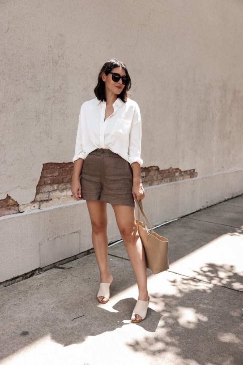 Discover how to style brown linen shorts with effortlessly chic outfit ideas perfect for summer. From casual everyday looks to elevated, polished ensembles, this guide covers versatile styling tips, timeless pairings, and must-have accessories to help you create breathable, stylish outfits for any occasion.&nbsp;What To Wear With Brown Linen Shorts, Brown Linen Shirt With Shorts, Outfits With Brown Linen Shorts, Brown Linen Shorts Outfit, Brown Linen Shorts Outfits Women, Brown Linen Shorts Outfit Summer, Brown Linen Shorts Fit, Brown Linen Shorts Styling, Brown Linen Shorts Outfit Aesthetic, Brown Linen Shorts Beach Outfit, Brown Linen Shorts Outfit Ideas, Brown Linen Shorts And Shirt, Brown Linen Shorts And Top
