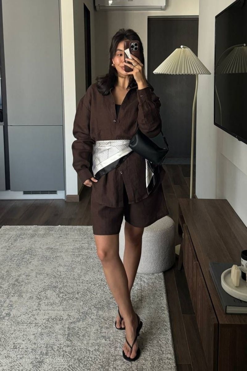 Looking for stylish ways to wear brown shorts? Discover chic brown shorts outfit ideas you can easily recreate, from tailored bermuda looks to casual everyday styling. Whether you’re dressing for brunch, travel, or summer days out, these outfit ideas will help you look effortlessly polished and put together.&nbsp;Brown Shorts With Boots, Brown Shorts With Black Top, Brown Shorts With Belt, Brown Shorts With White Top, Brown Shorts With Black Boots, Brown Shorts With Top, What To Wear With Chocolate Brown Shorts, What Color Shirt To Wear With Brown Shorts, What Shirt Goes With Brown Shorts, What Goes With Brown Shorts, What To Pair Brown Shorts With, Brown Shorts Outfit Summer, Brown Shorts Outfits Women Summer, Brown Shorts Outfit Casual, Club Outfit, Brown Shorts Outfit Ideas