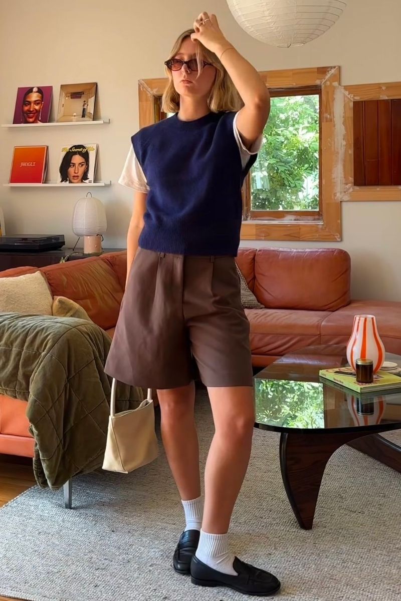 Looking for stylish ways to wear brown shorts? Discover chic brown shorts outfit ideas you can easily recreate, from tailored bermuda looks to casual everyday styling. Whether you’re dressing for brunch, travel, or summer days out, these outfit ideas will help you look effortlessly polished and put together.&nbsp;Brown Shorts With Boots, Brown Shorts With Black Top, Brown Shorts With Belt, Brown Shorts With White Top, Brown Shorts With Black Boots, Brown Shorts With Top, What To Wear With Chocolate Brown Shorts, What Color Shirt To Wear With Brown Shorts, What Shirt Goes With Brown Shorts, What Goes With Brown Shorts, What To Pair Brown Shorts With, Brown Shorts Outfit Summer, Brown Shorts Outfits Women Summer, Brown Shorts Outfit Casual, Club Outfit, Brown Shorts Outfit Ideas