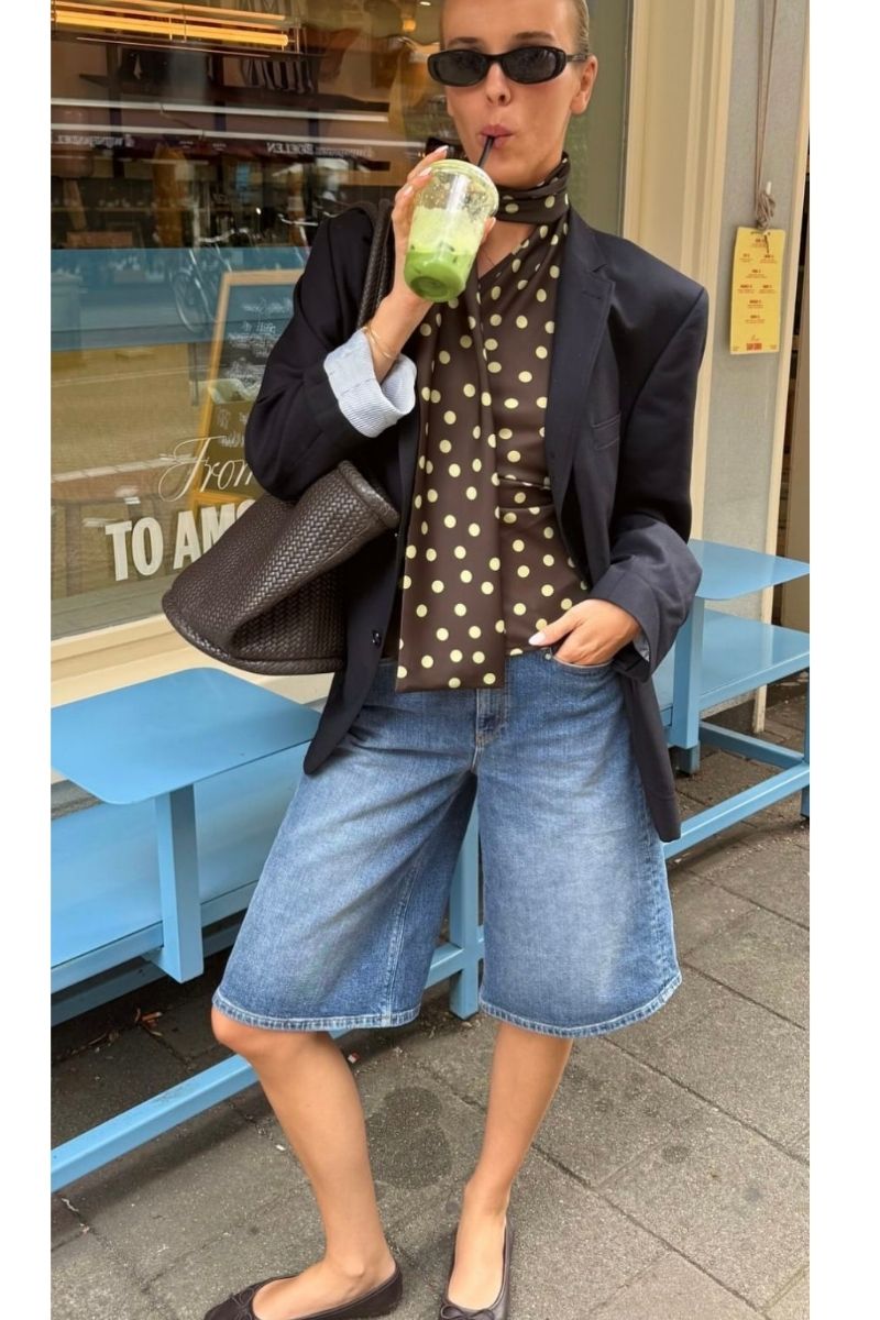 Discover chic and effortless denim Bermuda shorts outfit ideas you’ll want to wear on repeat. From casual everyday looks to elevated, fashion-forward styling, explore how to style Bermuda shorts with blazers, boots, flats, and statement accessories for every season and occasion. Denim Bermuda Shorts Outfit Street Style, Denim Bermuda Shorts Outfit Summer, Denim Bermuda Shorts Outfit Winter, Denim Bermuda Shorts Outfit Aesthetic, Denim Bermuda Shorts Outfit Black Women, Denim Bermuda Shorts With Sneakers, Denim Bermuda Shorts Outfit Plus Size, Denim Bermuda Shorts Outfit Baddie, Denim Bermuda Shorts Outfit Fall, What To Wear With Denim Bermuda Shorts, Denim Bermuda Shorts With Sneakers, Denim Bermuda Shorts With Heels, Denim Bermuda Shorts With Boots Outfit