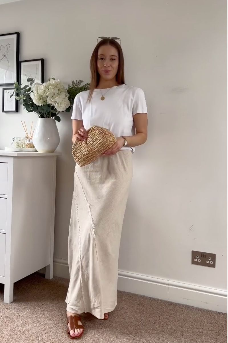 Discover chic and effortless maxi linen skirt outfit ideas you can wear all season long. From casual everyday looks to elevated, polished styling, this guide shows you exactly how to style linen skirts with modern pieces, accessories, and timeless wardrobe staples for a relaxed yet sophisticated aesthetic. Maxi Linen Skirt Outfit, Maxi Linen Skirt Outfit Summer, Maxi Linen Skirt Outfit Black, Maxi Linen Skirt Outfit Winter, Maxi Linen Skirt Black, Maxi Linen Skirt White, Maxi Linen Skirt Outfit Work, Maxi Linen Skirt Styling, Maxi Linen Skirt Pattern, Maxi Linen Skirt Aesthetic, Maxi Linen Skirt Outfit Ideas, Black, White, Pink, Blue, Beige, What To Wear With Black Linen Maxi Skirt, Linen Maxi Skirt With Slit, What To Wear With Linen Maxi Skirt, With Boots, With Sneakers Discover chic and effortless maxi linen skirt outfit ideas you can wear all season long. From casual everyday looks to elevated, polished styling, this guide shows you exactly how to style linen skirts with modern pieces, accessories, and timeless wardrobe staples for a relaxed yet sophisticated aesthetic. Maxi Linen Skirt Outfit, Maxi Linen Skirt Outfit Summer, Maxi Linen Skirt Outfit Black, Maxi Linen Skirt Outfit Winter, Maxi Linen Skirt Black, Maxi Linen Skirt White, Maxi Linen Skirt Outfit Work, Maxi Linen Skirt Styling, Maxi Linen Skirt Pattern, Maxi Linen Skirt Aesthetic, Maxi Linen Skirt Outfit Ideas, Black, White, Pink, Blue, Beige, What To Wear With Black Linen Maxi Skirt, Linen Maxi Skirt With Slit, What To Wear With Linen Maxi Skirt, With Boots, With Sneakers
