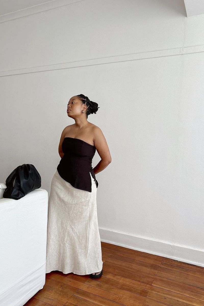 Discover chic and effortless maxi linen skirt outfit ideas you can wear all season long. From casual everyday looks to elevated, polished styling, this guide shows you exactly how to style linen skirts with modern pieces, accessories, and timeless wardrobe staples for a relaxed yet sophisticated aesthetic. Maxi Linen Skirt Outfit, Maxi Linen Skirt Outfit Summer, Maxi Linen Skirt Outfit Black, Maxi Linen Skirt Outfit Winter, Maxi Linen Skirt Black, Maxi Linen Skirt White, Maxi Linen Skirt Outfit Work, Maxi Linen Skirt Styling, Maxi Linen Skirt Pattern, Maxi Linen Skirt Aesthetic, Maxi Linen Skirt Outfit Ideas, Black, White, Pink, Blue, Beige, What To Wear With Black Linen Maxi Skirt, Linen Maxi Skirt With Slit, What To Wear With Linen Maxi Skirt, With Boots, With Sneakers Discover chic and effortless maxi linen skirt outfit ideas you can wear all season long. From casual everyday looks to elevated, polished styling, this guide shows you exactly how to style linen skirts with modern pieces, accessories, and timeless wardrobe staples for a relaxed yet sophisticated aesthetic. Maxi Linen Skirt Outfit, Maxi Linen Skirt Outfit Summer, Maxi Linen Skirt Outfit Black, Maxi Linen Skirt Outfit Winter, Maxi Linen Skirt Black, Maxi Linen Skirt White, Maxi Linen Skirt Outfit Work, Maxi Linen Skirt Styling, Maxi Linen Skirt Pattern, Maxi Linen Skirt Aesthetic, Maxi Linen Skirt Outfit Ideas, Black, White, Pink, Blue, Beige, What To Wear With Black Linen Maxi Skirt, Linen Maxi Skirt With Slit, What To Wear With Linen Maxi Skirt, With Boots, With Sneakers