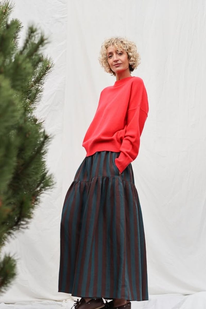 Discover chic and effortless maxi linen skirt outfit ideas you can wear all season long. From casual everyday looks to elevated, polished styling, this guide shows you exactly how to style linen skirts with modern pieces, accessories, and timeless wardrobe staples for a relaxed yet sophisticated aesthetic. Maxi Linen Skirt Outfit, Maxi Linen Skirt Outfit Summer, Maxi Linen Skirt Outfit Black, Maxi Linen Skirt Outfit Winter, Maxi Linen Skirt Black, Maxi Linen Skirt White, Maxi Linen Skirt Outfit Work, Maxi Linen Skirt Styling, Maxi Linen Skirt Pattern, Maxi Linen Skirt Aesthetic, Maxi Linen Skirt Outfit Ideas, Black, White, Pink, Blue, Beige, What To Wear With Black Linen Maxi Skirt, Linen Maxi Skirt With Slit, What To Wear With Linen Maxi Skirt, With Boots, With Sneakers Discover chic and effortless maxi linen skirt outfit ideas you can wear all season long. From casual everyday looks to elevated, polished styling, this guide shows you exactly how to style linen skirts with modern pieces, accessories, and timeless wardrobe staples for a relaxed yet sophisticated aesthetic. Maxi Linen Skirt Outfit, Maxi Linen Skirt Outfit Summer, Maxi Linen Skirt Outfit Black, Maxi Linen Skirt Outfit Winter, Maxi Linen Skirt Black, Maxi Linen Skirt White, Maxi Linen Skirt Outfit Work, Maxi Linen Skirt Styling, Maxi Linen Skirt Pattern, Maxi Linen Skirt Aesthetic, Maxi Linen Skirt Outfit Ideas, Black, White, Pink, Blue, Beige, What To Wear With Black Linen Maxi Skirt, Linen Maxi Skirt With Slit, What To Wear With Linen Maxi Skirt, With Boots, With Sneakers