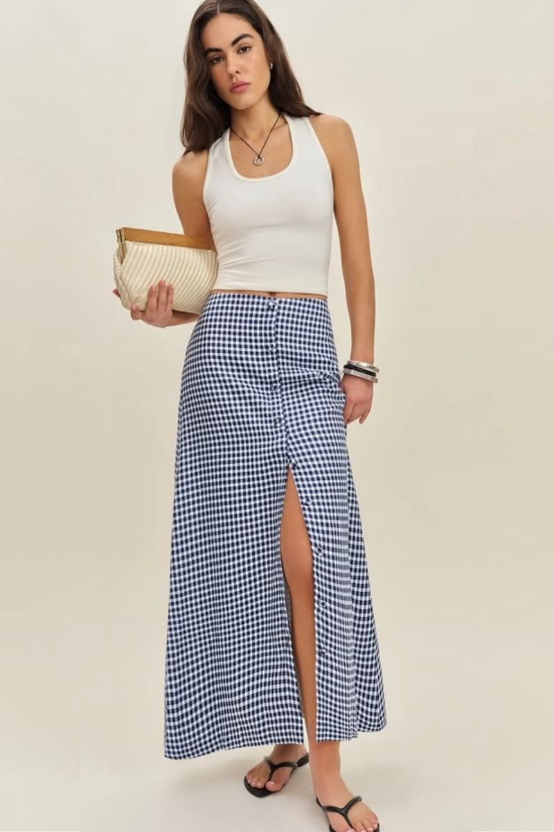 Discover chic and effortless maxi linen skirt outfit ideas you can wear all season long. From casual everyday looks to elevated, polished styling, this guide shows you exactly how to style linen skirts with modern pieces, accessories, and timeless wardrobe staples for a relaxed yet sophisticated aesthetic. Maxi Linen Skirt Outfit, Maxi Linen Skirt Outfit Summer, Maxi Linen Skirt Outfit Black, Maxi Linen Skirt Outfit Winter, Maxi Linen Skirt Black, Maxi Linen Skirt White, Maxi Linen Skirt Outfit Work, Maxi Linen Skirt Styling, Maxi Linen Skirt Pattern, Maxi Linen Skirt Aesthetic, Maxi Linen Skirt Outfit Ideas, Black, White, Pink, Blue, Beige, What To Wear With Black Linen Maxi Skirt, Linen Maxi Skirt With Slit, What To Wear With Linen Maxi Skirt, With Boots, With Sneakers Discover chic and effortless maxi linen skirt outfit ideas you can wear all season long. From casual everyday looks to elevated, polished styling, this guide shows you exactly how to style linen skirts with modern pieces, accessories, and timeless wardrobe staples for a relaxed yet sophisticated aesthetic. Maxi Linen Skirt Outfit, Maxi Linen Skirt Outfit Summer, Maxi Linen Skirt Outfit Black, Maxi Linen Skirt Outfit Winter, Maxi Linen Skirt Black, Maxi Linen Skirt White, Maxi Linen Skirt Outfit Work, Maxi Linen Skirt Styling, Maxi Linen Skirt Pattern, Maxi Linen Skirt Aesthetic, Maxi Linen Skirt Outfit Ideas, Black, White, Pink, Blue, Beige, What To Wear With Black Linen Maxi Skirt, Linen Maxi Skirt With Slit, What To Wear With Linen Maxi Skirt, With Boots, With Sneakers