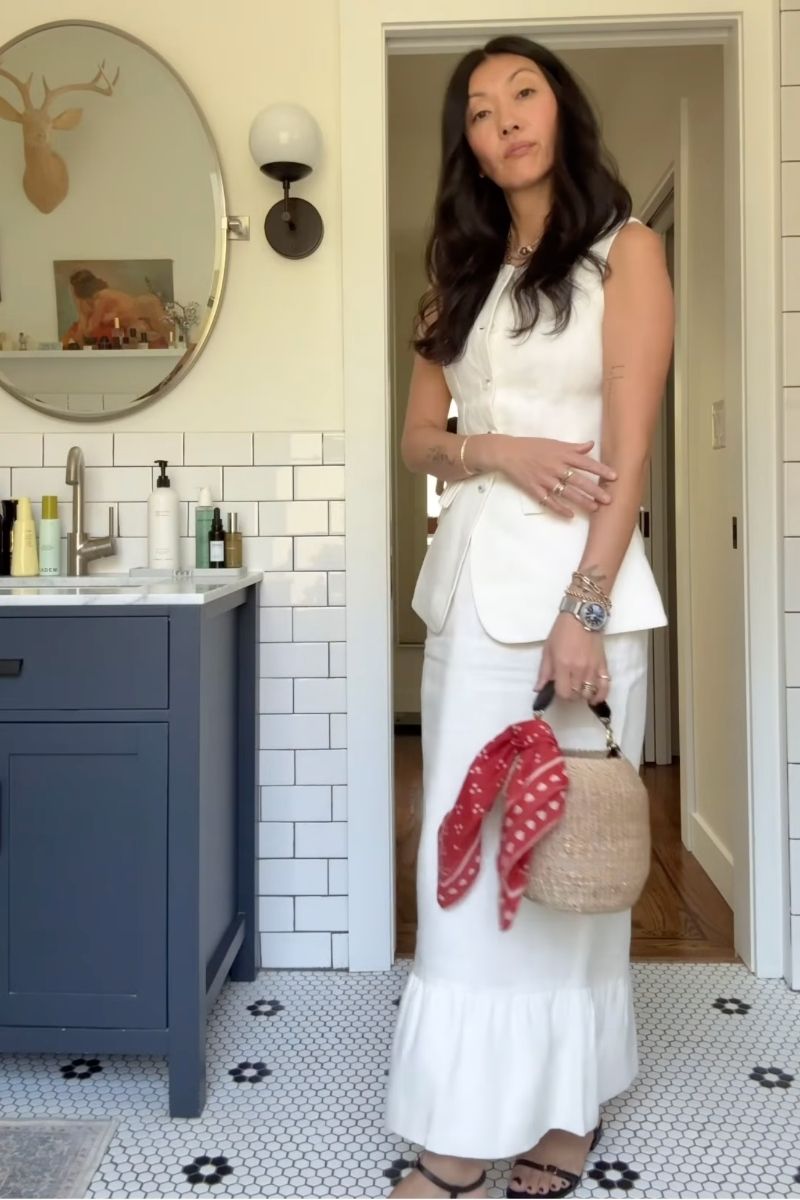 Discover the chicest linen skirt outfit ideas for every season, from effortless European summer looks to elevated casual styling. This fashion guide features elegant linen maxi skirts, relaxed midi outfits, vacation-ready styling tips, and timeless neutral combinations with sandals, woven bags, and effortless accessories for a polished, expensive-looking wardrobe. Linen Skirt With Pockets, With Sweater, With Sneakers, Linen Skirt With Belt, Linen Skirt With Slit, Linen Skirt With T-Shirt, Linen Skirt With Top, Linen Skirt With Blazer, Blue, Black, White, Beige, Short, Summer, Linen Skirt Styling, Linen Skirt Short, Linen Skirt And Top, Linen Skirt Beach Outfit, Linen Skirt Style, Linen Skirt In Fall, Linen Skirt Outfit Inspiration, Outfit Inspo White Linen Skirt, Winter