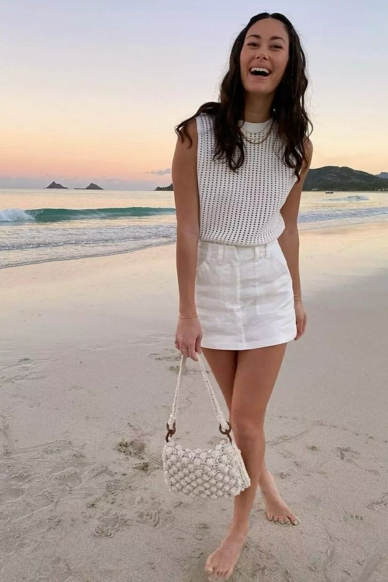 Discover the chicest linen skirt outfit ideas for every season, from effortless European summer looks to elevated casual styling. This fashion guide features elegant linen maxi skirts, relaxed midi outfits, vacation-ready styling tips, and timeless neutral combinations with sandals, woven bags, and effortless accessories for a polished, expensive-looking wardrobe. Linen Skirt With Pockets, With Sweater, With Sneakers, Linen Skirt With Belt, Linen Skirt With Slit, Linen Skirt With T-Shirt, Linen Skirt With Top, Linen Skirt With Blazer, Blue, Black, White, Beige, Short, Summer, Linen Skirt Styling, Linen Skirt Short, Linen Skirt And Top, Linen Skirt Beach Outfit, Linen Skirt Style, Linen Skirt In Fall, Linen Skirt Outfit Inspiration, Outfit Inspo White Linen Skirt, Winter