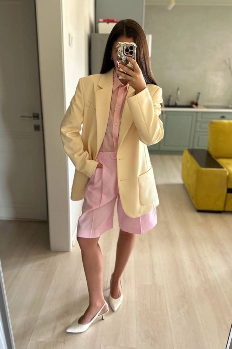 Discover how to style pink Bermuda shorts with these chic and versatile outfit ideas. From tailored blazer looks to casual everyday styling, this guide covers effortless ways to wear pink Bermuda shorts for summer, work, and beyond with modern, fashion-forward pieces. Pink Bermuda Shorts Outfit, Pink Bermuda Shorts Outfit Women, Pink Bermuda Shorts Outfit Aesthetic, Styling Pink Bermuda Shorts, Pink Denim Bermuda Shorts, Pink Denim Bermuda Shorts, Hot Pink Bermuda Shorts Outfit, Hot Pink Bermuda Shorts Outfit, Pink Plaid Bermuda Shorts, Pink Plaid Bermuda Shorts