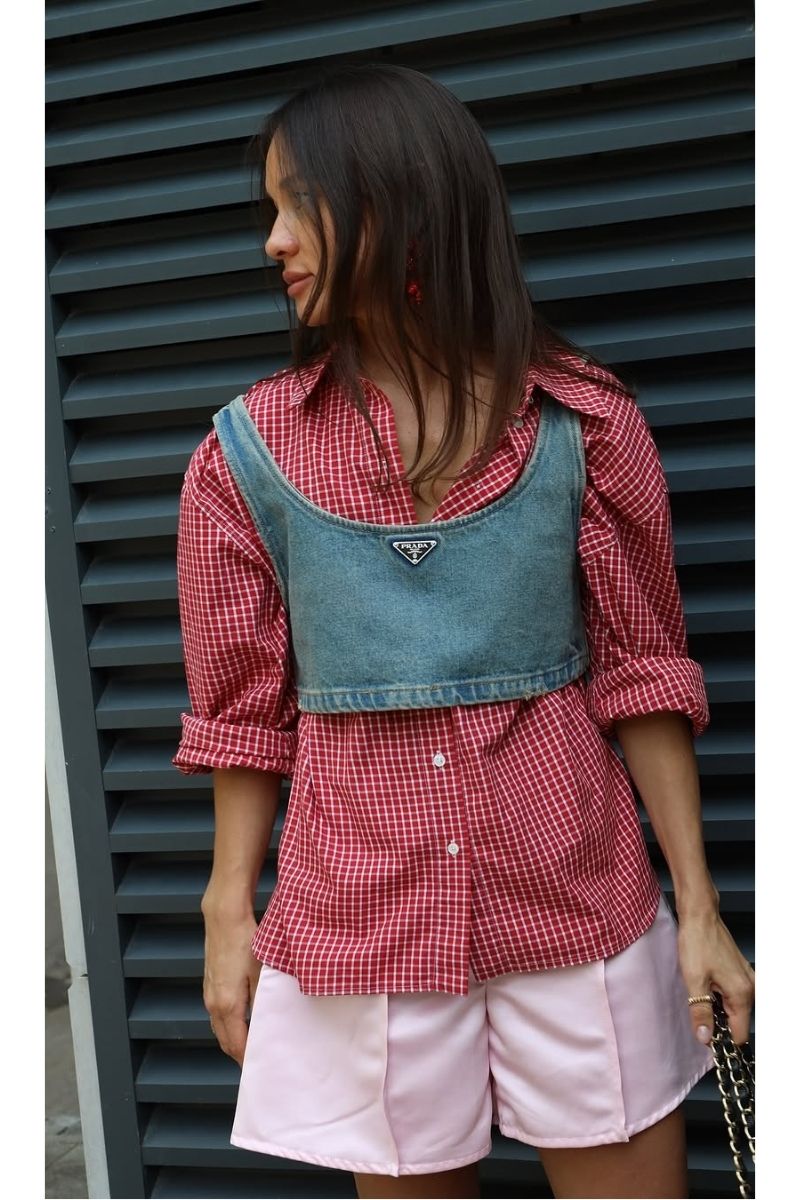 Discover chic and effortless pink shorts outfit ideas you’ll want to wear all summer long. From tailored Bermuda styles to bold hot pink looks, this guide covers how to style pink shorts with elevated basics, statement pieces, and on-trend accessories for every occasion. Pink Shorts Outfit Women, Pink Shorts Outfits Summer, Pink Shorts Outfit Ideas, Pink Shorts Outfits Summer Casual, Pink Shorts Outfits Casual, Pink Shorts Outfits Summer Street Styles, Pink Shorts Outfits Beach, Cute Outfit Ideas With Pink Shorts, Outfit Ideas With Light Pink Shorts, What To Wear With Pink And White Striped Shorts, What Tops To Wear With Pink Shorts, What Goes With Pink Shorts