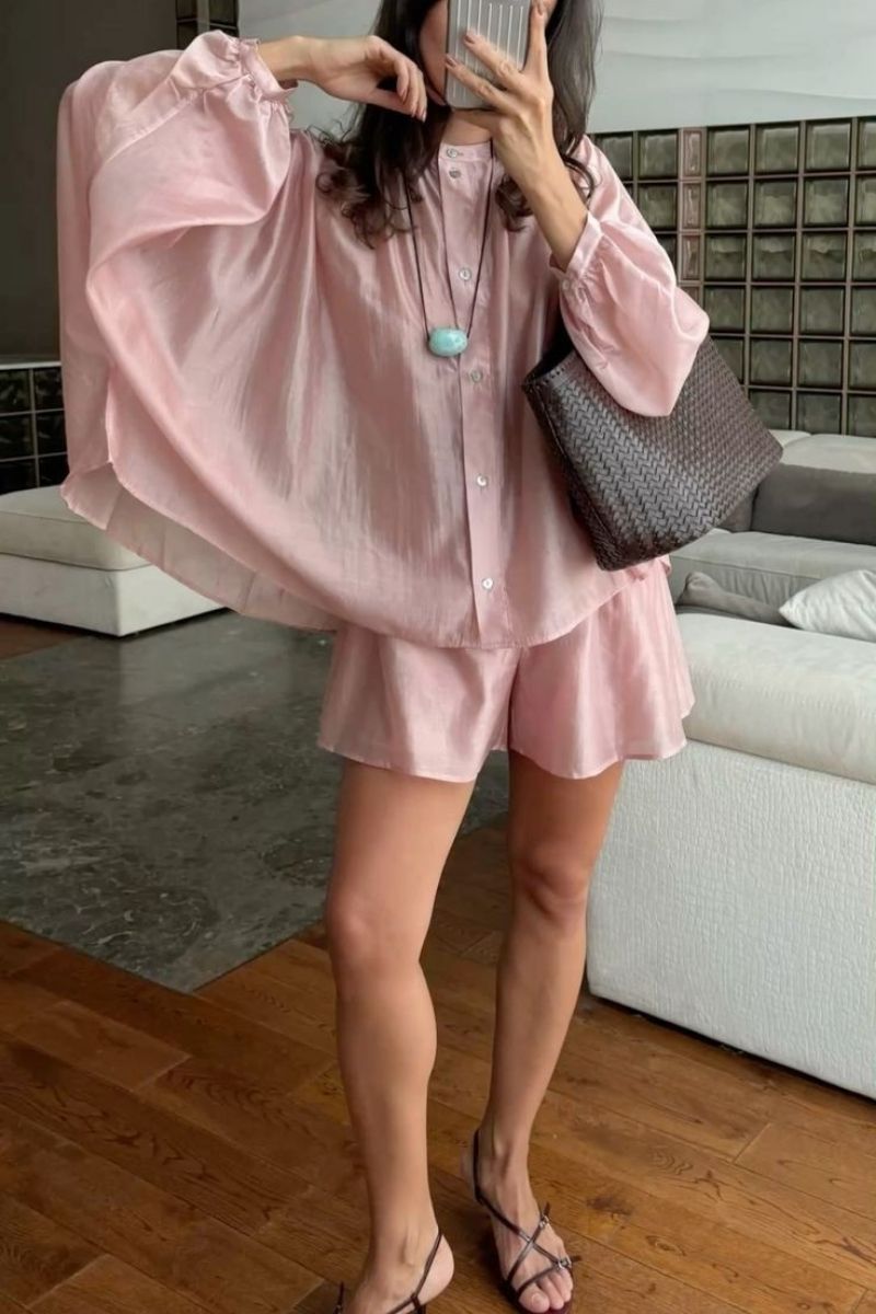 Discover chic and effortless pink shorts outfit ideas you’ll want to wear all summer long. From tailored Bermuda styles to bold hot pink looks, this guide covers how to style pink shorts with elevated basics, statement pieces, and on-trend accessories for every occasion. Pink Shorts Outfit Women, Pink Shorts Outfits Summer, Pink Shorts Outfit Ideas, Pink Shorts Outfits Summer Casual, Pink Shorts Outfits Casual, Pink Shorts Outfits Summer Street Styles, Pink Shorts Outfits Beach, Cute Outfit Ideas With Pink Shorts, Outfit Ideas With Light Pink Shorts, What To Wear With Pink And White Striped Shorts, What Tops To Wear With Pink Shorts, What Goes With Pink Shorts