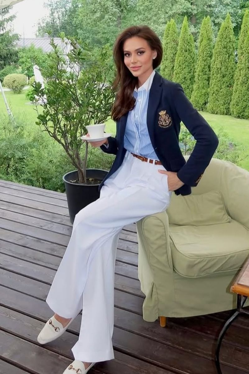 Discover the best Ralph Lauren spring outfit ideas for every occasion, from polished coastal looks and elegant white dresses to timeless denim, tailored blazers, striped shirting, and chic resort-inspired outfits. These effortlessly stylish Ralph Lauren-inspired looks are perfect for spring vacations, brunch dates, workwear, and elevated everyday dressing. Ralph Lauren Spring Style, Ralph Lauren Spring Outfits, Ralph Lauren Spring Aesthetic, Ralph Lauren Spring Summer 2026 Runway, Ralph Lauren Spring Outfits Women, Ralph Lauren Spring Outfits 2025, Spring Outfits 2026 Ralph Lauren, Ralph Lauren Outfits Women Casual Spring, Ralph Lauren Casual Shirt, Ralph Lauren Casual Wear, Ralph Lauren Casual Fit, Ralph Lauren Casual Dress, Women Casual Spring, Classy Spring, Ralph Lauren Inspired