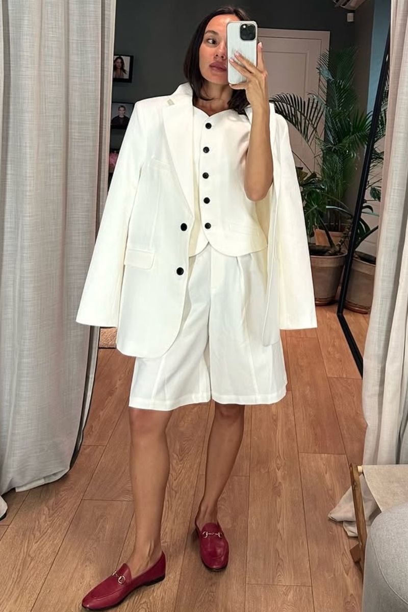 Discover chic and effortless ways to style white Bermuda shorts with these elevated outfit ideas. From tailored blazers and relaxed button-downs to statement tops and minimalist basics, this guide shows you how to create polished, on-trend looks for any occasion all summer long. White Bermuda Shorts Outfit Summer, White Bermuda Shorts Outfit Classy, White Bermuda Shorts Outfit Women,&nbsp; White Bermuda Shorts Outfit Aesthetic, White Bermuda Shorts Outfit Winter, White Bermuda Shorts Outfit Spring, White Bermuda Shorts Jeans Outfit, White Bermuda Shorts Outfit Work, White Bermuda Shorts Beach Outfit, White Bermuda Shorts Outfit Fall, White Bermuda Shorts With Shirt, What To Wear With White Bermuda Shorts, White Bermuda Shorts Outfit With Sneakers, What To Wear With White Bermuda Shorts