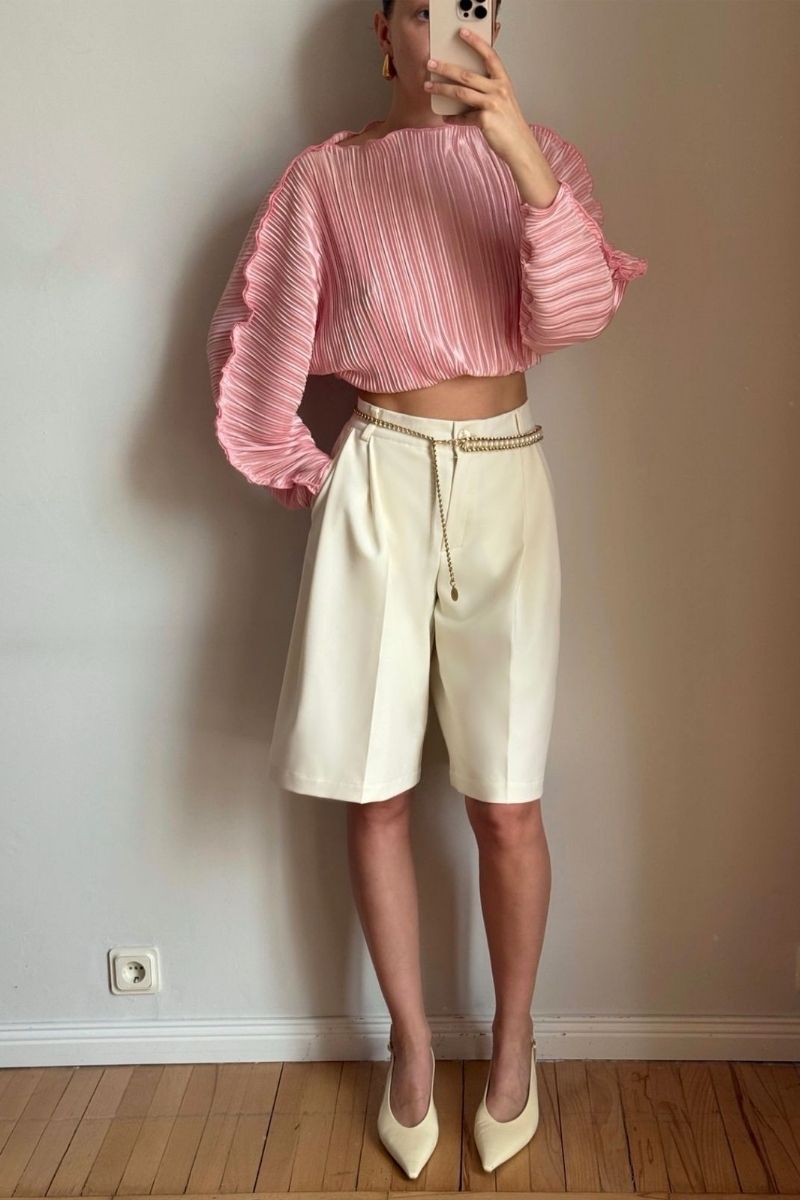 Discover chic and effortless ways to style white Bermuda shorts with these elevated outfit ideas. From tailored blazers and relaxed button-downs to statement tops and minimalist basics, this guide shows you how to create polished, on-trend looks for any occasion all summer long. White Bermuda Shorts Outfit Summer, White Bermuda Shorts Outfit Classy, White Bermuda Shorts Outfit Women,&nbsp; White Bermuda Shorts Outfit Aesthetic, White Bermuda Shorts Outfit Winter, White Bermuda Shorts Outfit Spring, White Bermuda Shorts Jeans Outfit, White Bermuda Shorts Outfit Work, White Bermuda Shorts Beach Outfit, White Bermuda Shorts Outfit Fall, White Bermuda Shorts With Shirt, What To Wear With White Bermuda Shorts, White Bermuda Shorts Outfit With Sneakers, What To Wear With White Bermuda Shorts